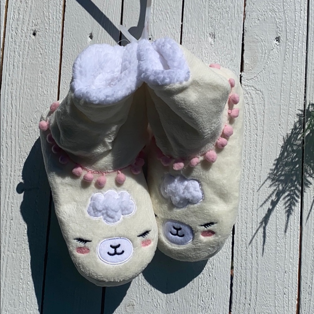 Llama slipper booties - Picture 2 of 8